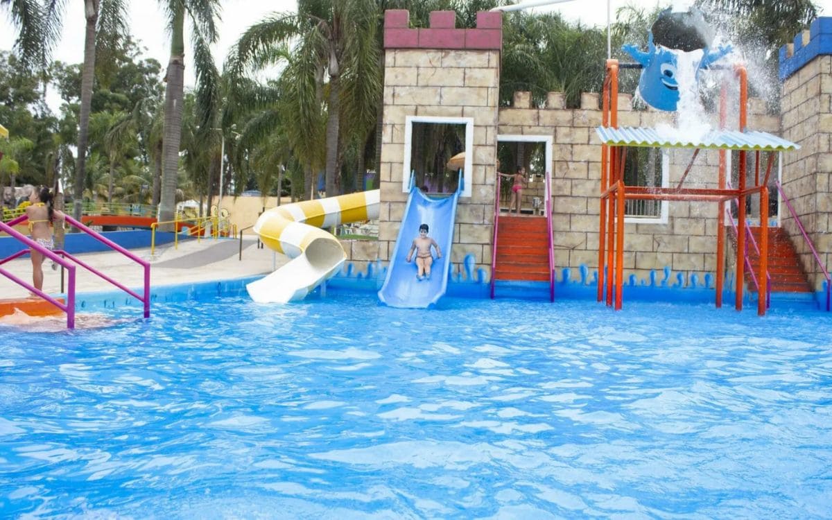 castelo park aquático atrações 
