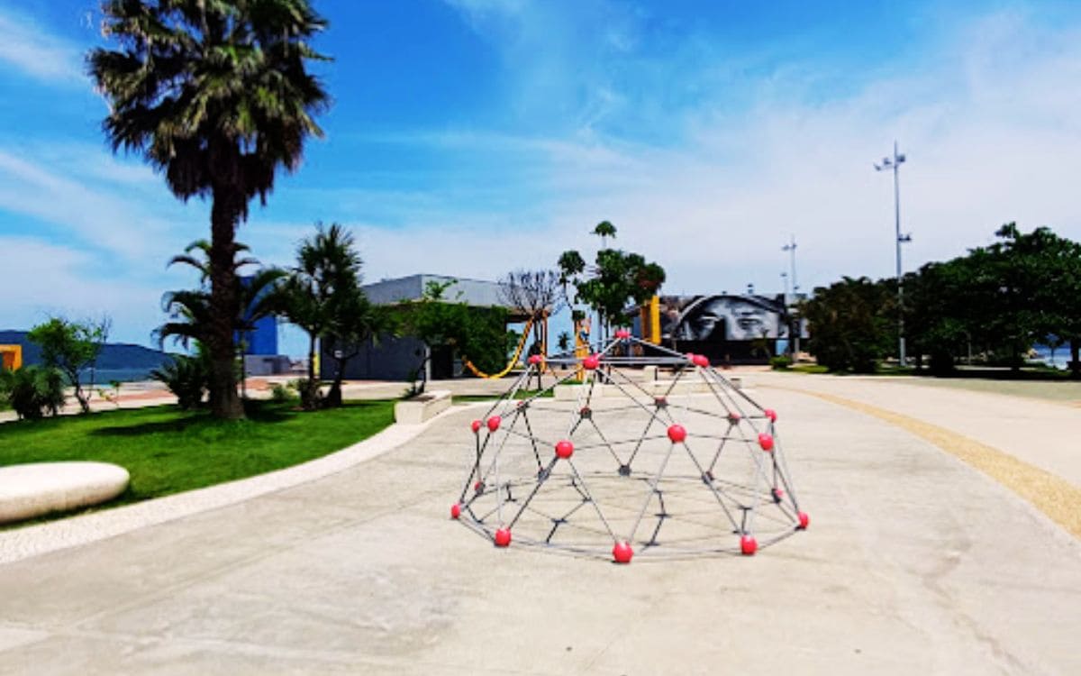 playground no parque roberto mário santini