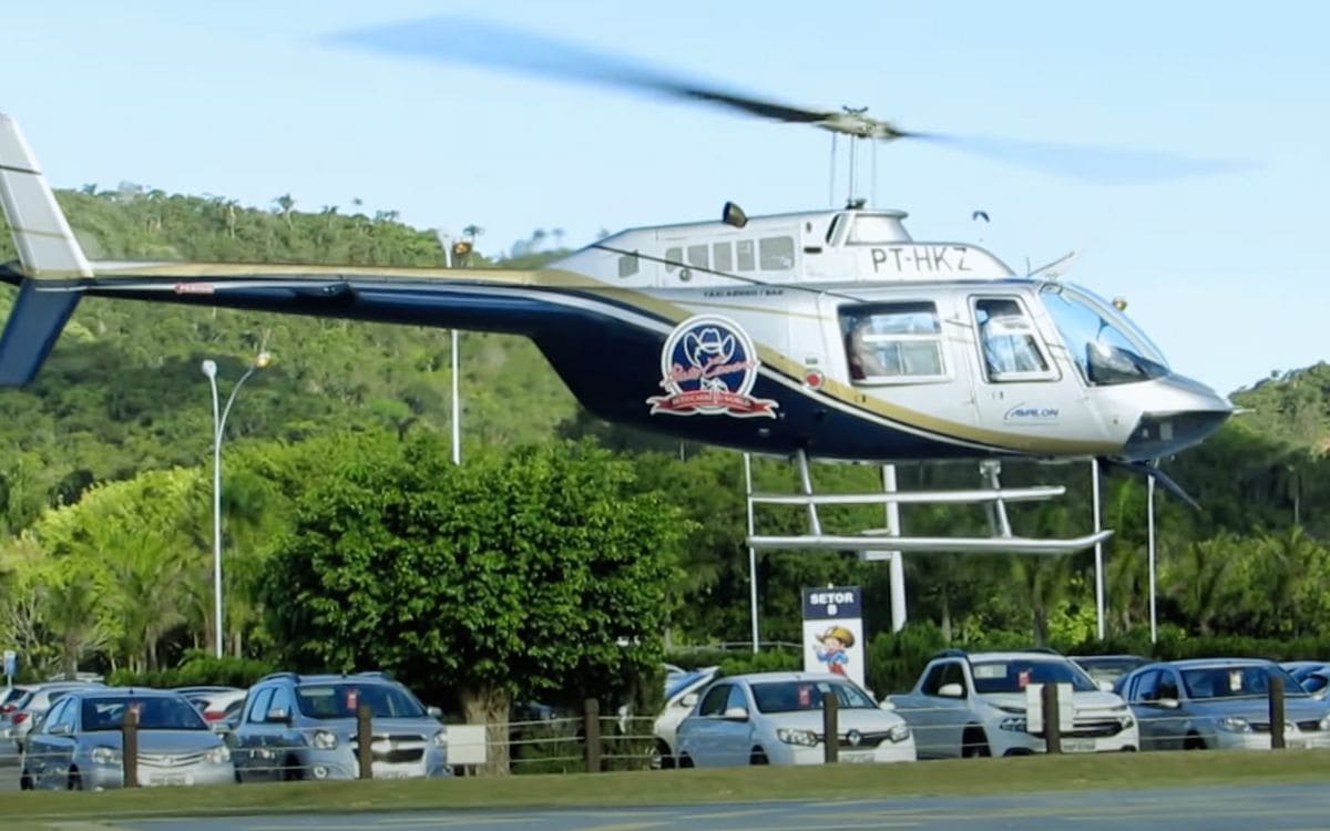 passeio de helicóptero beto carrero world