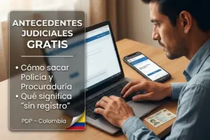 Homem usando laptop e smartphone para antecedentes judiciários grátis